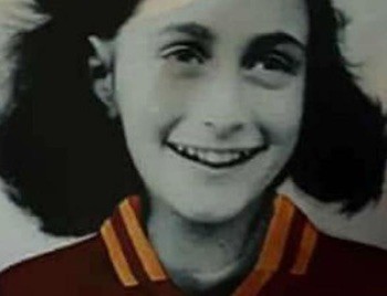 anna-frank-camiseta-roma Ataques antisemitas en estadios de fútbol europeos