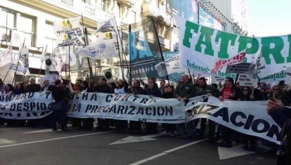 argentina-periodistas-protestas Periodismo en Argentina: precarización y cierre de medios