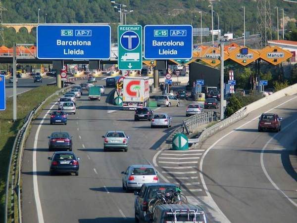 autopistas-peaje-600x451 España: ayuda para las autopistas pero no para evitar cortes de luz