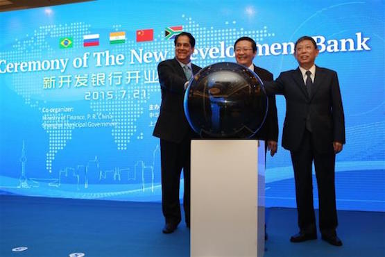 brics-banco-shangainews Nuevo Banco de Desarrollo competirá con el FMI