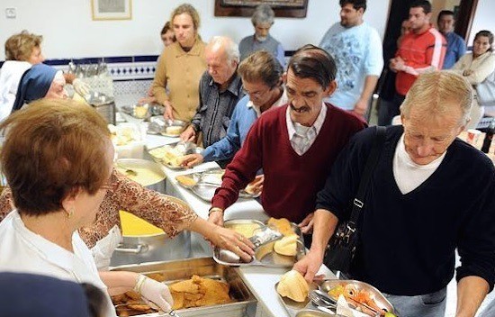 caritas-comedor-social La pobreza aumenta en España