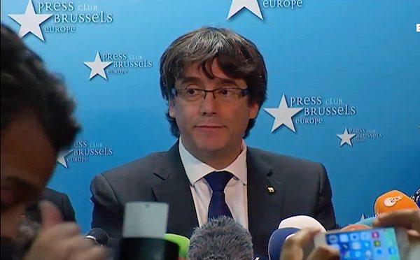 carles-puigdemont-bruselas-2017-600x372 Boulanger en Francia, Puigdemont en Catalunya