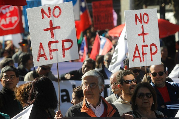 chile-pensiones-protestas Pensiones: en crisis el sistema privado de Chile