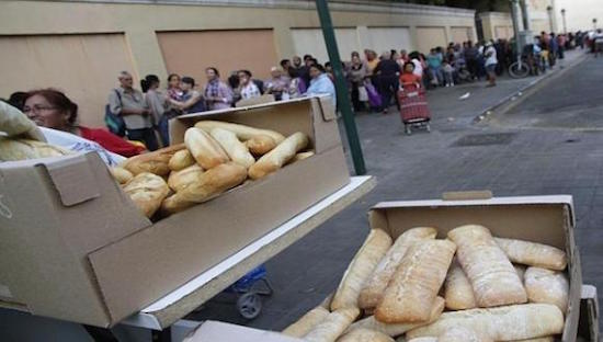 colas-solidarios-valencia Colas del hambre en España