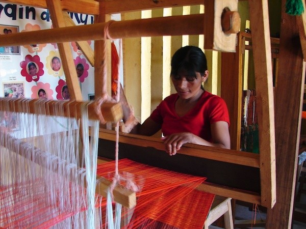 copan-paula-telar-abianco Copán, una ciudad maya donde el pasado es futuro