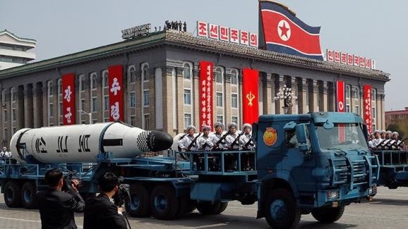 corea-norte-desfile-misiles Corea de Norte explosiona una bomba de hidrógeno