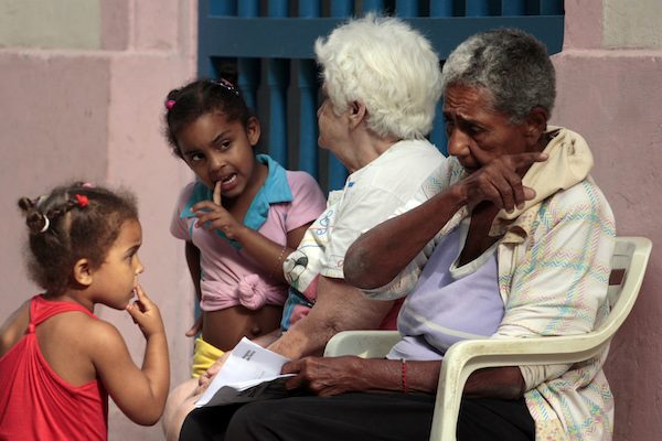 cuba-abuelas-jlbanos-600x400 Cuba: avances en maternidad y paternidad