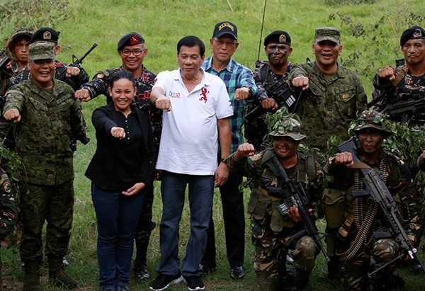 duterte-filipinas-mano-de-hierro-600x411 Filipinas: presidente Duterte acusado de dirigir escuadrones de la muerte