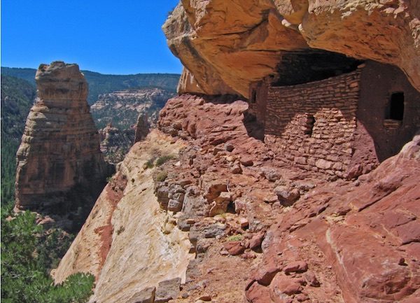 eeuu-navajo-orejas-oso-construccion-600x433 Obama declara monumento nacional territorio sagrado de los Navajo