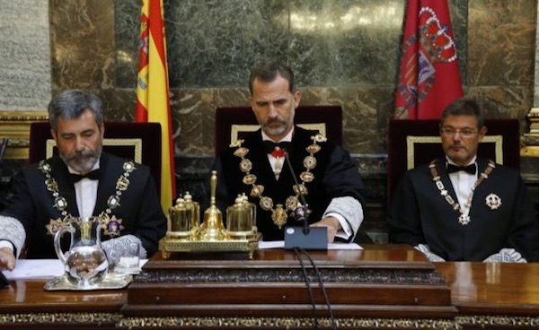 felipe-vi-lesmes-catala-600x368 Alarma en España por las injerencias políticas en el poder judicial