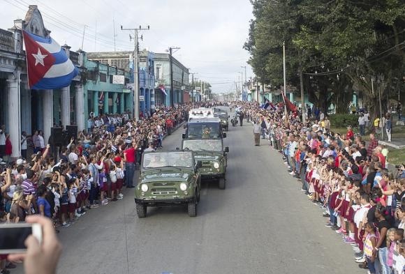 fidel-castro-caravana-cenizas Fidel Castro: gritos de "yo soy Fidel" hacia Santiago de Cuba