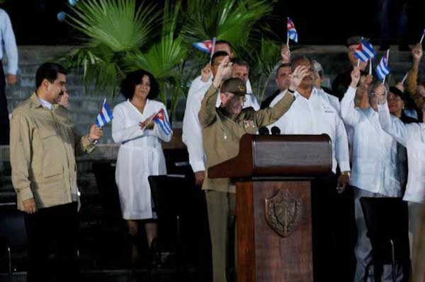 fidel-castro-funerales-santiago-20161203-600x399 Fidel Castro: miles de cubanos juran defender el socialismo