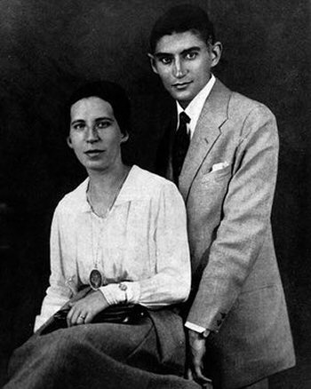 franz-kafka-con-felice-bauer Kafka y Praga