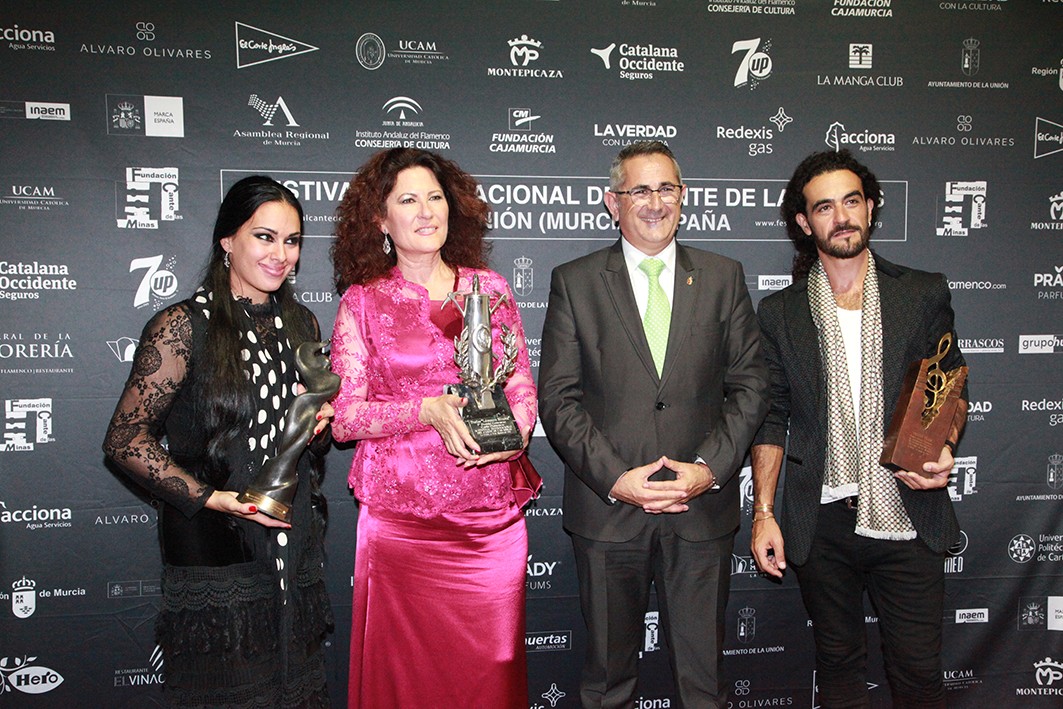 ganadores-y-pedro-lopez-milan Cante de las Minas 2016; Premiados y no premiados