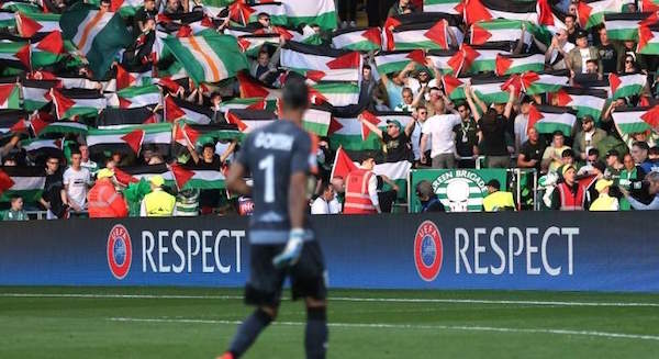 grada-brigada-verde-banderas-palestinas Mil banderas palestinas en el Celtic Park