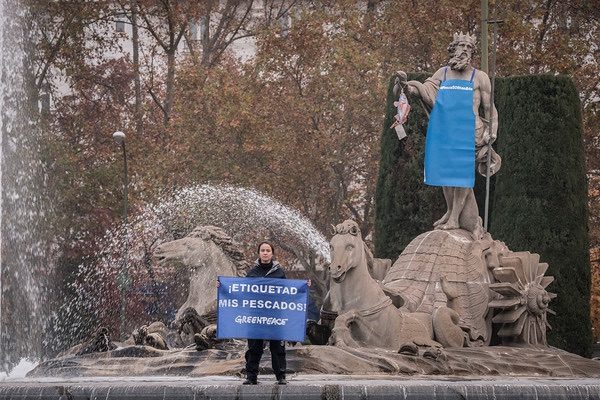 greenpeace-neptuno-madrid-pescados-etiquetados-600x400 Greenpeace y Neptuno por el etiquetado de los pescados a la venta