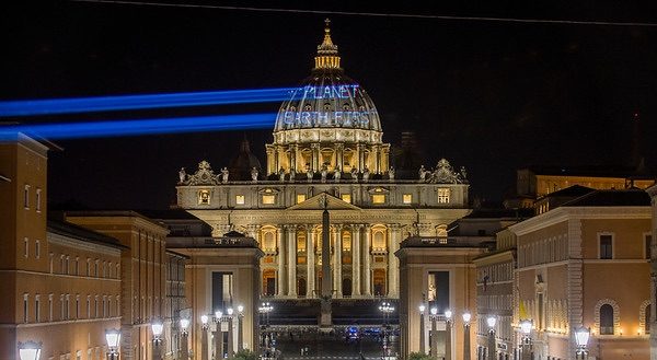 greenpeace-vaticano-planet-first-600x329 Greenpeace a Donald Trump: Planet Earth First