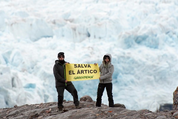 greenpeace-youtubers-yellow-mellow-y-maria-cadepe Las youtubers Yellow Mellow y María Cadete en el Ártico con Greenpeace