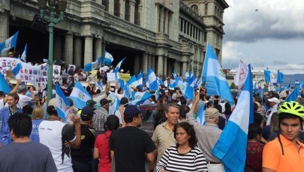 guatemala-protestas-dialogo-600x340 Urge dialogar en Guatemala, pero no solo sobre la crisis