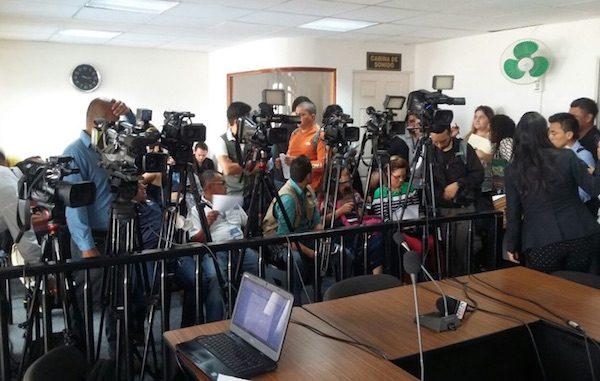 guatemala-reporteros-periodistas-600x381 Guatemala: este gobierno no cumple ni atiende nada