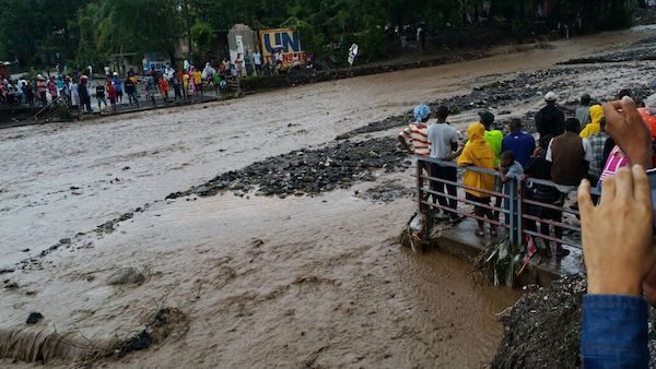 haiti-huracan-matthew_lexantus-600x338 Haití: repunta el cólera tras el paso del huracán Matthew