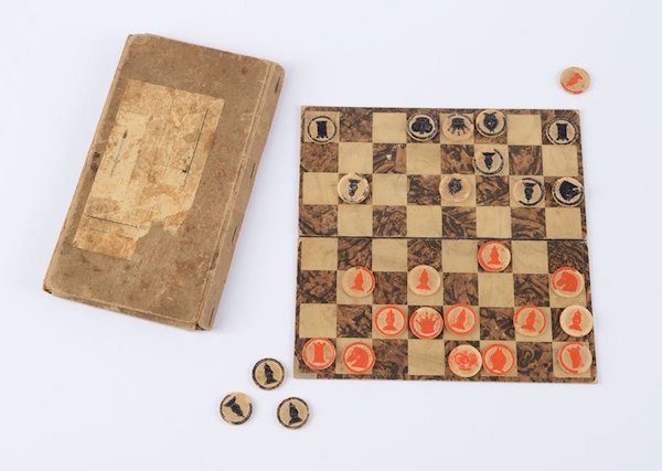 holocausto-y-ajedrez_tablero-artesanal-prisioneros-judios-600x427 Holocausto y ajedrez
