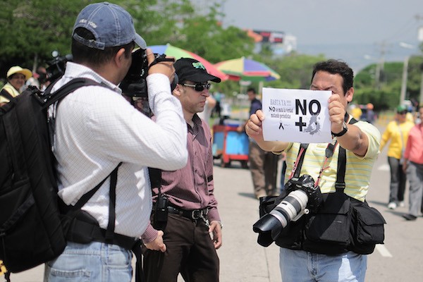 honduras-periodistas-protestas-f-tmejia-ips Periodismo en Honduras: atrapado en la violencia