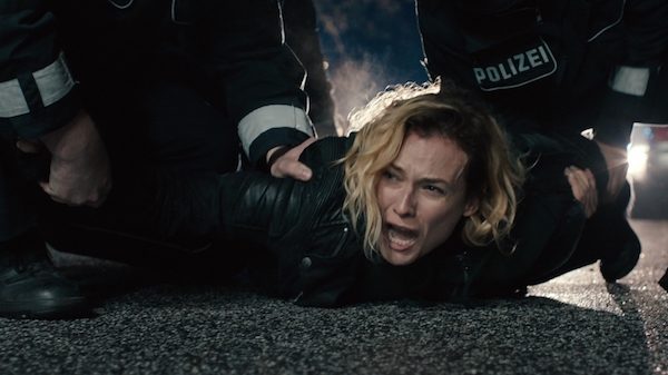 in-the-fade-escena-policia-600x337 Cannes 2017: François Ozon y Fatih Akin del thriller erótico al político