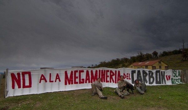 isla-riesco-mineria-protestas-600x351 Mina de carbón amenaza la isla de Riesco en la Patagonia chilena