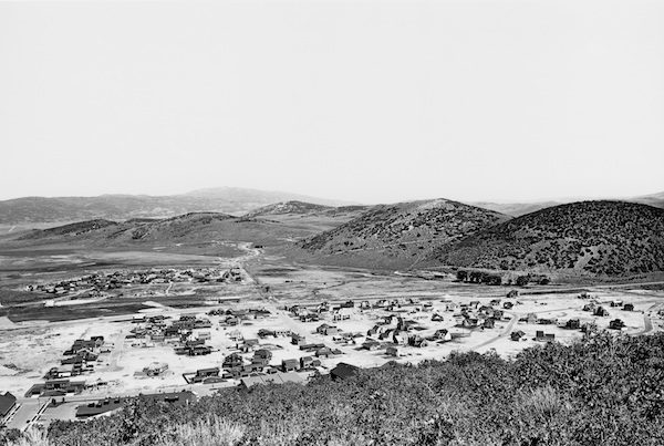 lewis-baltz-masonic-hill-600x403 Fotografía: Lewis Baltz y la revolución del paisaje