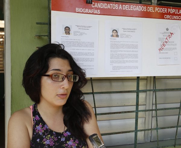 lorena-valdes-vota-jlbanos-ips-600x490 Cuba: de las municipales a las presidenciales de 2018
