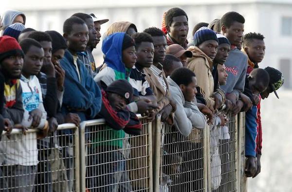 migrantes-libia Mercados de esclavos en Libia se nutren de migrantes africanos