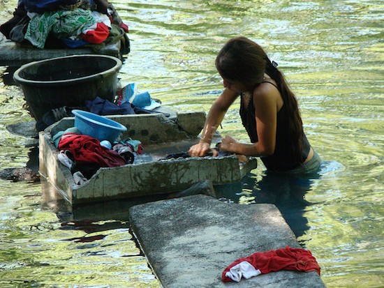 mujer-rural-lavadero Mujer rural, clave para erradicar la pobreza alimentaria mundial