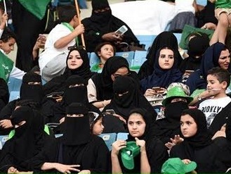 mujeres-saudies-estadio-rey-fahd Arabia Saudí, cal y arena sobre las mujeres