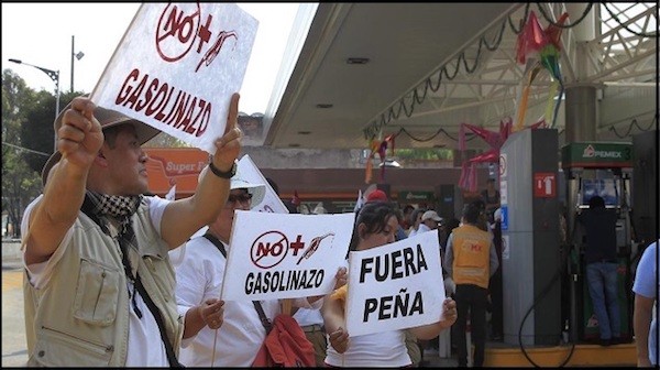 mx-gasolinazo-protesta-fot-quadratin México: del desmadre al enredo por las gasolinas