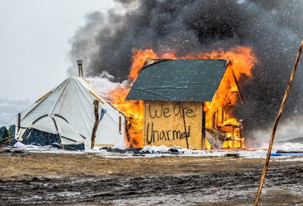 oceti-tipis-quemados-rob-wilson Standing Rock: tiendas quemadas para evitar profanaciones