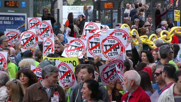 protestas-ceta-600x338 Miles de personas se manifiestan contra el CETA en Madrid