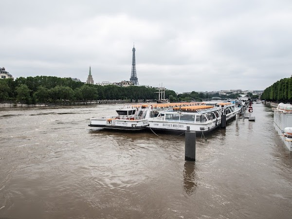 sena-crecida-pont-del-alma-torre-eiffel-201606 El Sena: un río que marca la vida en París