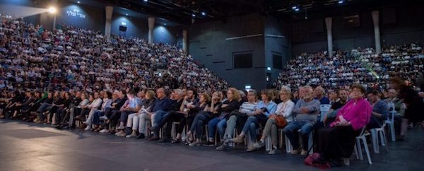 tel-aviv-dia-del-recuerdo-600x242 Israelitas y palestinos reunidos en el Día Del Recuerdo