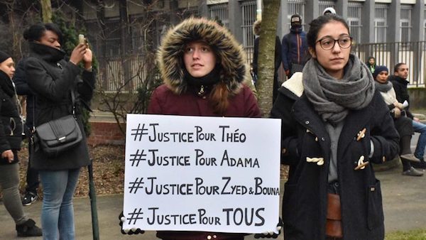 theo-protestas_justicia-pressenza Violencia policial en Francia: Théo, violado analmente con una porra