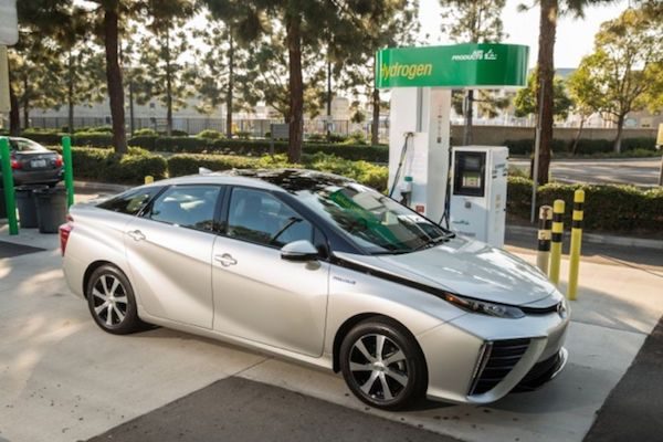 toyota-mirai-2016-600x400 Toyota muestra en Canadá un futuro basado en el hidrógeno