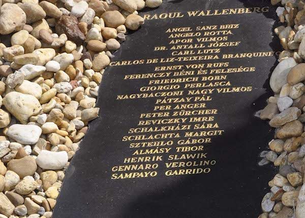 wallenberg-memorial-hombres-justos-600x429 Raoul Wallenberg ya está oficialmente muerto