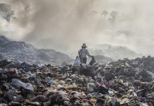 Fotografía de la serie “Un mundo de plástico” en la que Javier Sánchez-Monge ha trabajado en paralelo a su proyecto acerca del cambio climático y en que trata acerca de los devastadores efectos que está teniendo sobre nuestro planeta la contaminación por plástico.