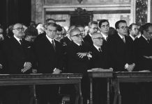 Pietro Ingrao con Giovanni Leone e Giulio Andreotti durante la messa funebre per la morte di Aldo Moro il 13 maggio 1978. ANSA/ ARCHIVIO