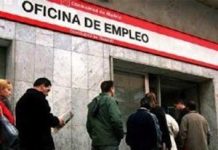 Colas del paro en España ante oficinas del Inem