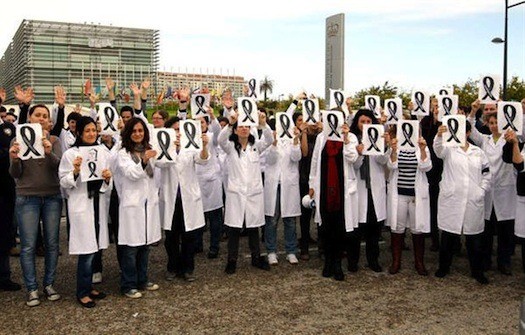 mad-medicos-lazos-negros La sanidad pública en Madrid a peor