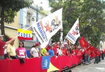 Raúl Límaco/IPS: Partidarios de Maduro festejan su investidura presidencial, el viernes 19 de abril de 2013 en Caracas.