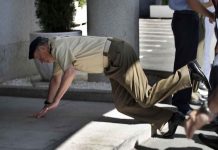 (C) Juan José Guillén Núñez / Efe. "Caída real", tercer premio de fotoperiodismo ANIGP-TV