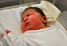 María Lorena Marín, el bebé más gande de España, nació en el Hospital de Dénia con un peso de 6 kilos 20 gramos