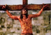 Jim Caviezel en el papel de Jesús en 'La pasión de Criosto', de Mel Gibson
